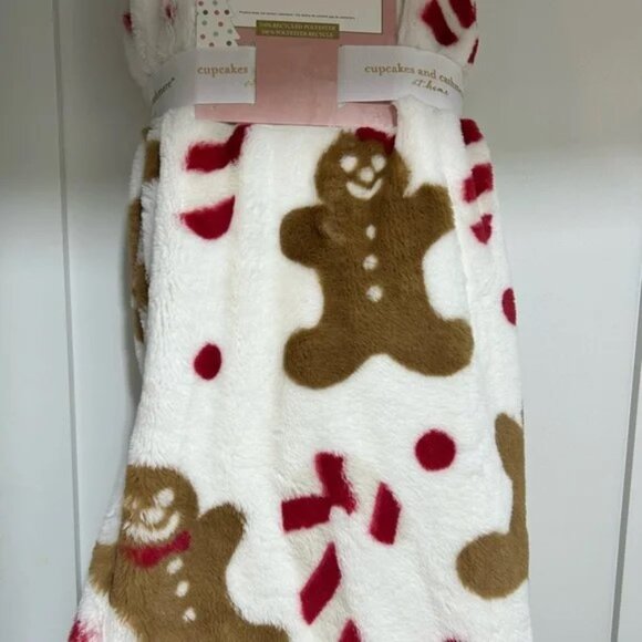 NWT - Super Plush Reversible Gingerbread Throw - Picture 1 of 5